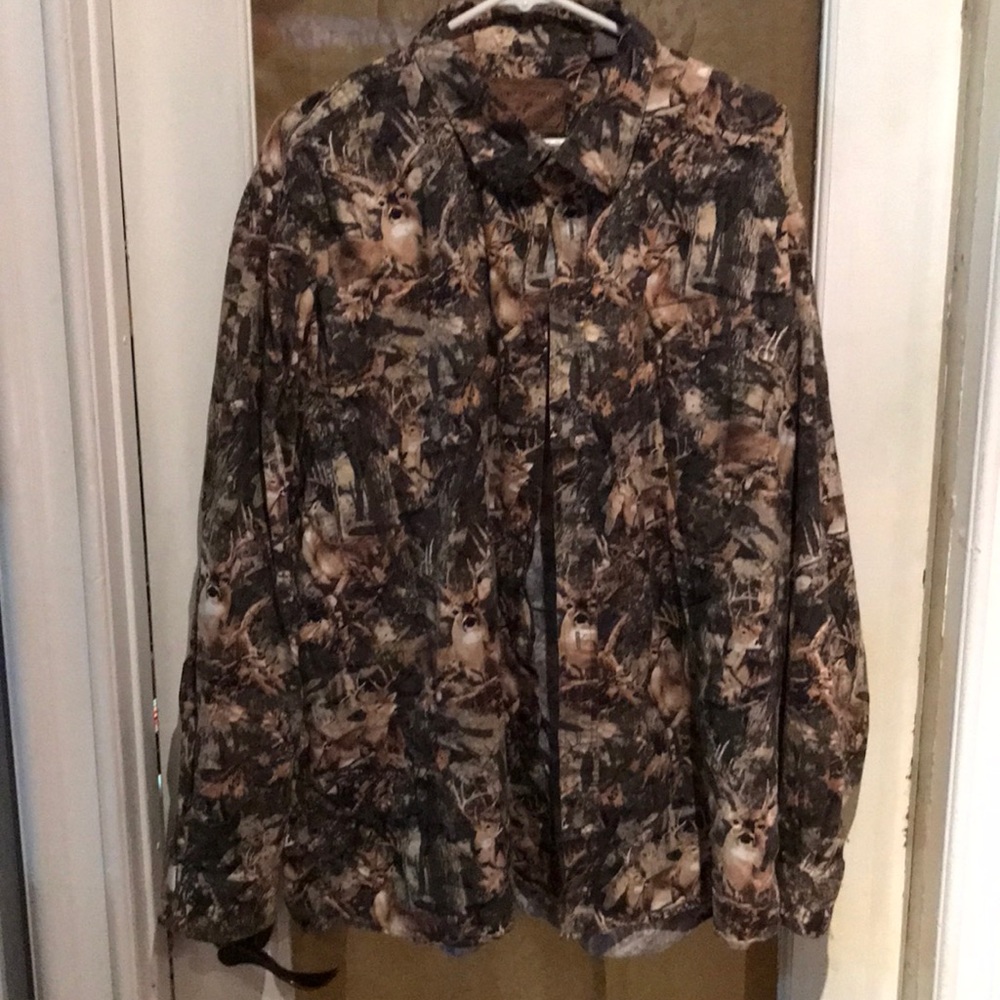 Dear hunting long sleeve shirt
